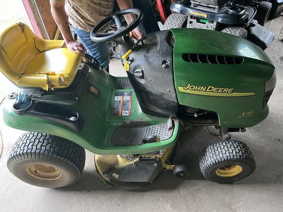 2003 John Deere L110