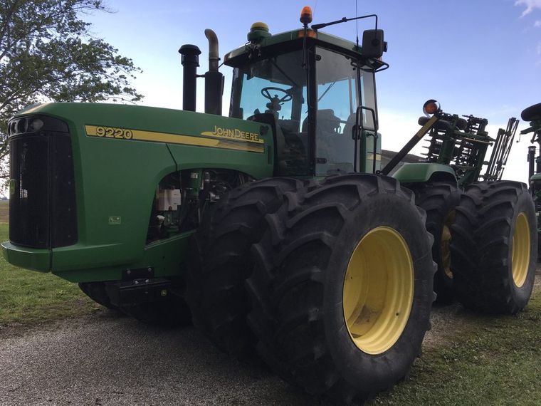 2004 John Deere 9220