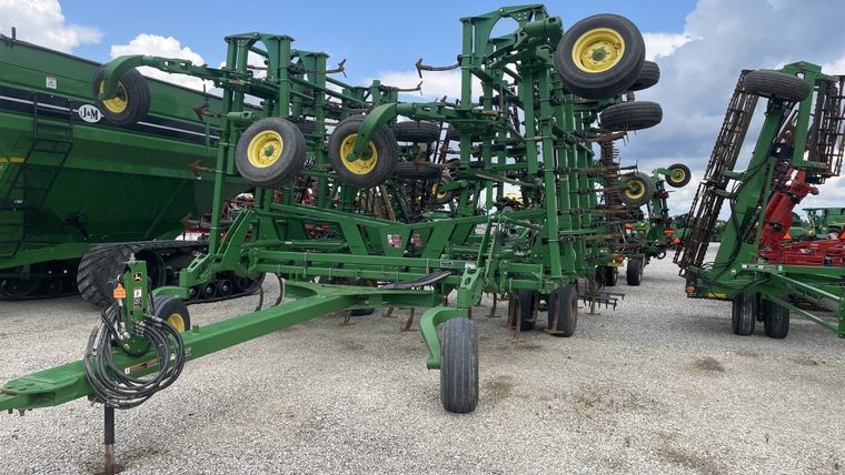 2008 John Deere 2210