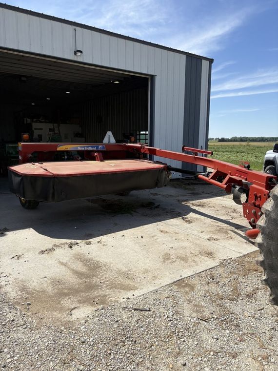 2011 New Holland H7230