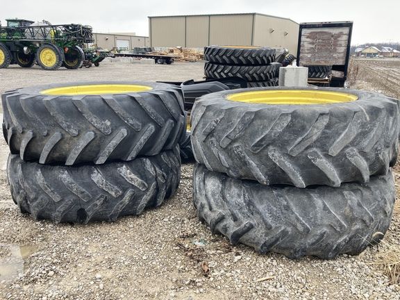 2012 John Deere 620/70R46