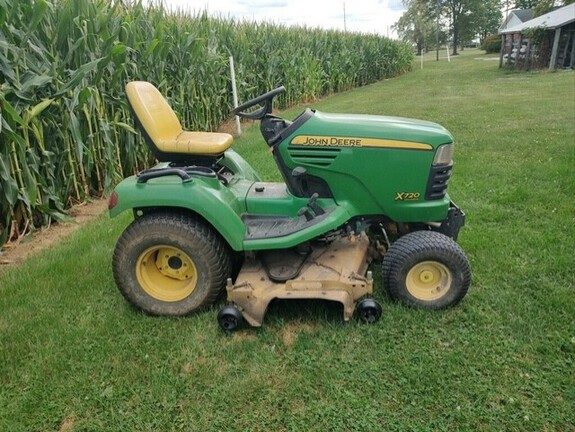 2012 John Deere X720