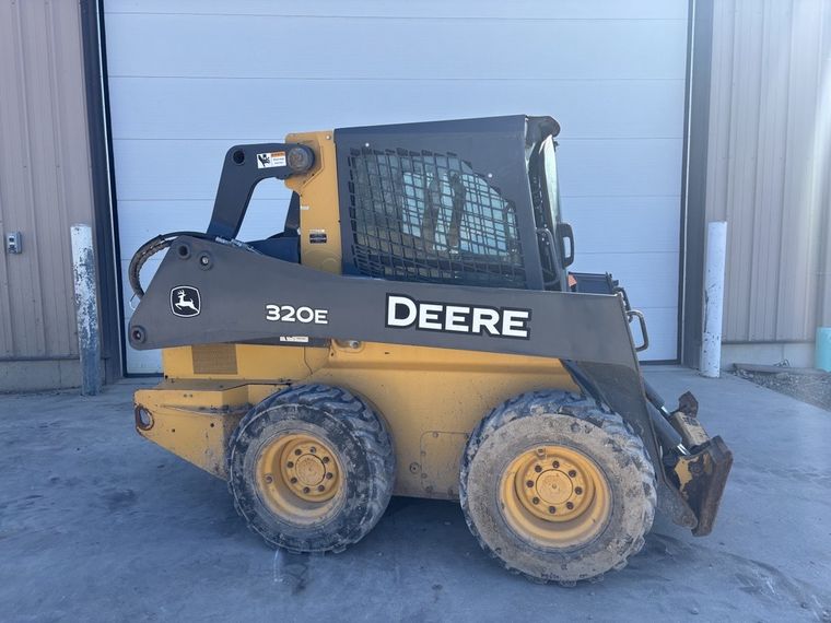 2013 John Deere 320E