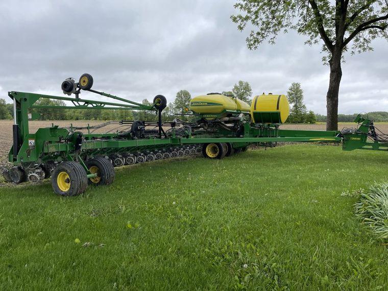 2013 John Deere DB60