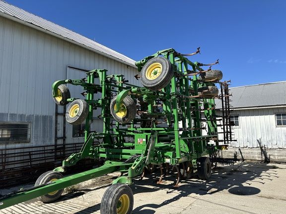 2014 John Deere 2210