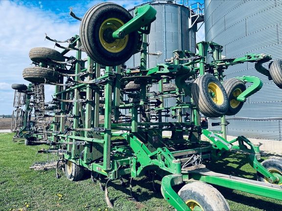 2014 John Deere 2210