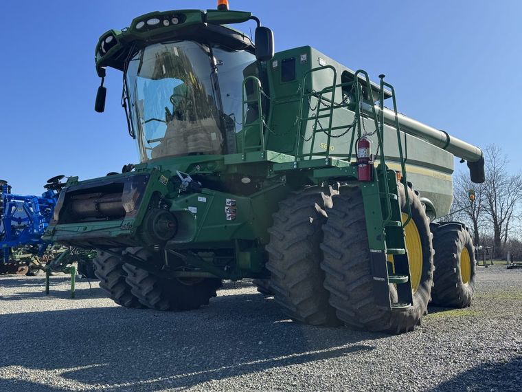 2014 John Deere S690