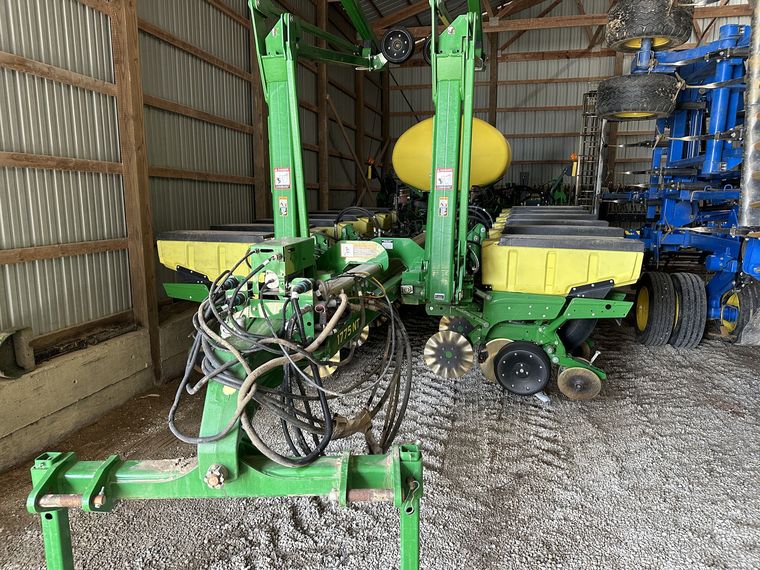 2015 John Deere 1775NT