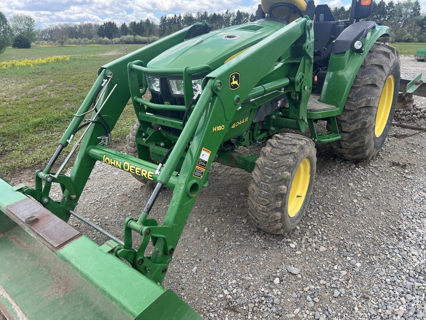 2016 John Deere 4044R