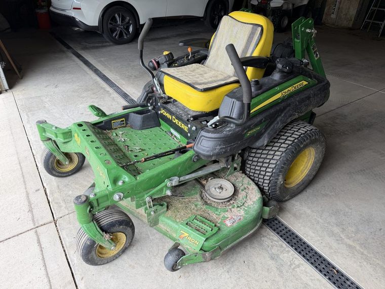 2017 John Deere Z930M