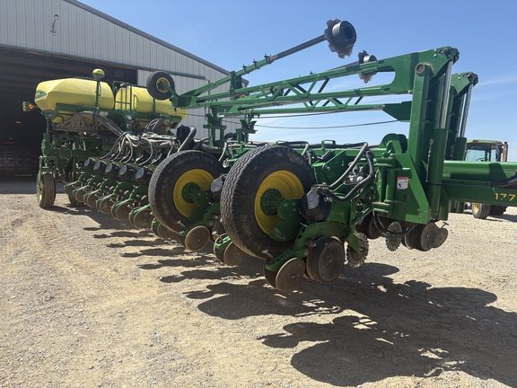 2018 John Deere 1775NT