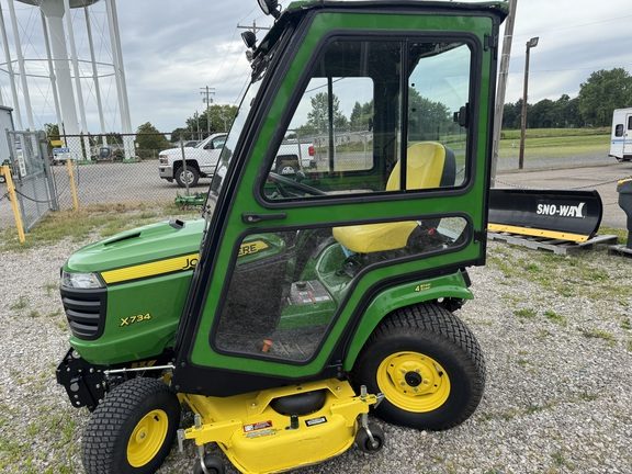 2018 John Deere X734