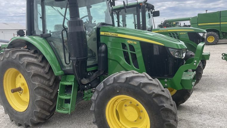 2020 John Deere 6110M
