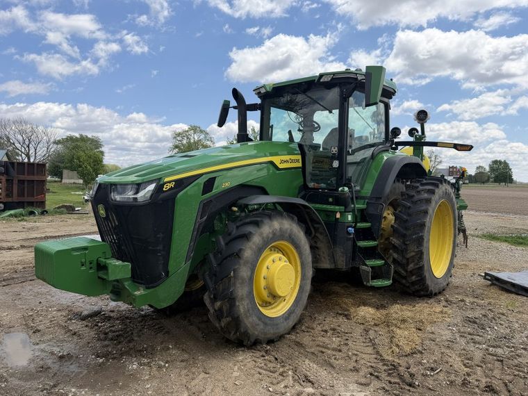 2020 John Deere 8R 230