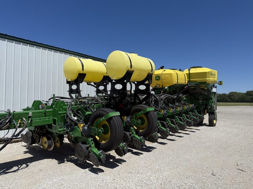 2022 John Deere 1775NT