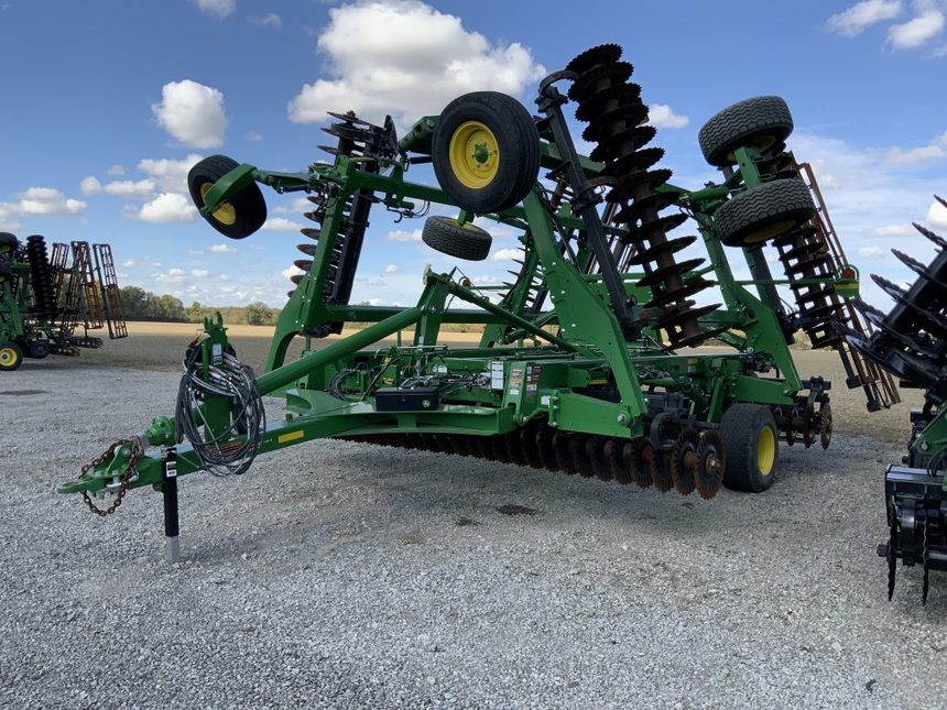 2022 John Deere 2660VT