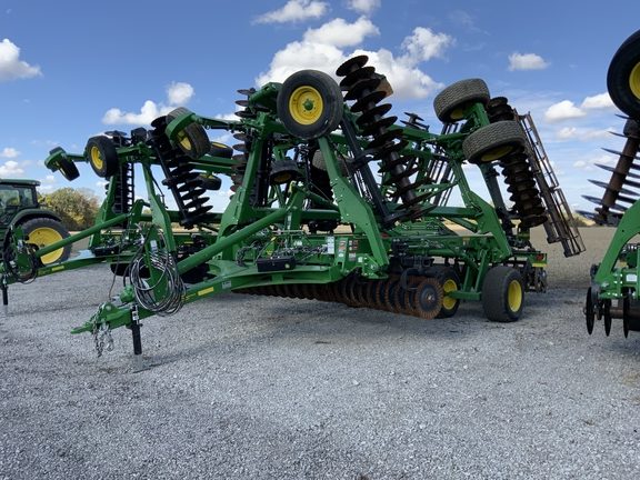 2022 John Deere 2660VT
