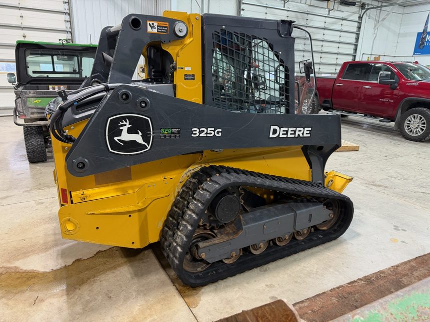 2022 John Deere 325G