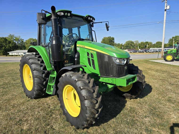 2022 John Deere 6120M