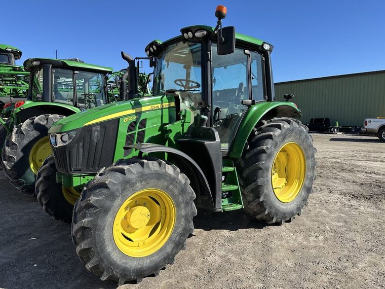 2022 John Deere 6120M