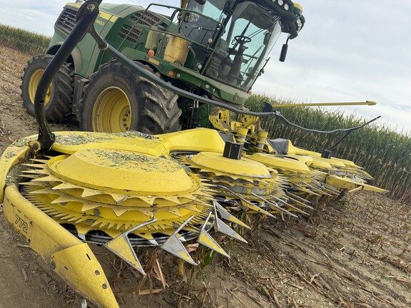 2022 John Deere 772