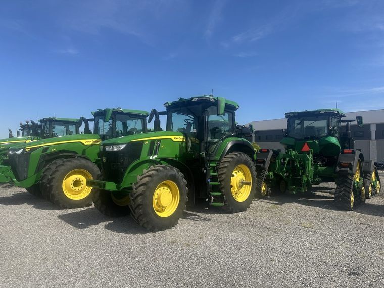 2022 John Deere 7R 210