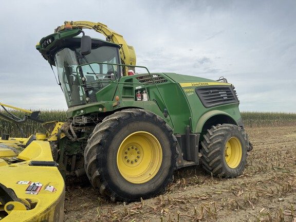 2022 John Deere 9900