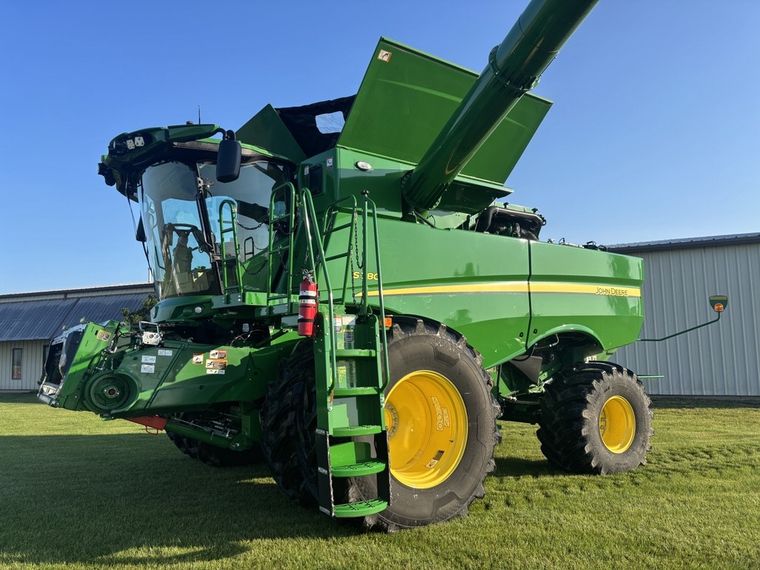 2023 John Deere S780