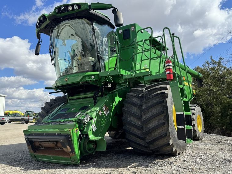 2023 John Deere S780