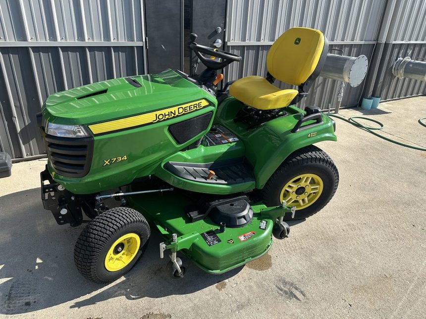 2023 John Deere X734