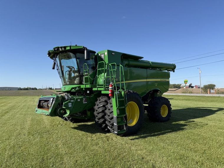 2024 John Deere S780