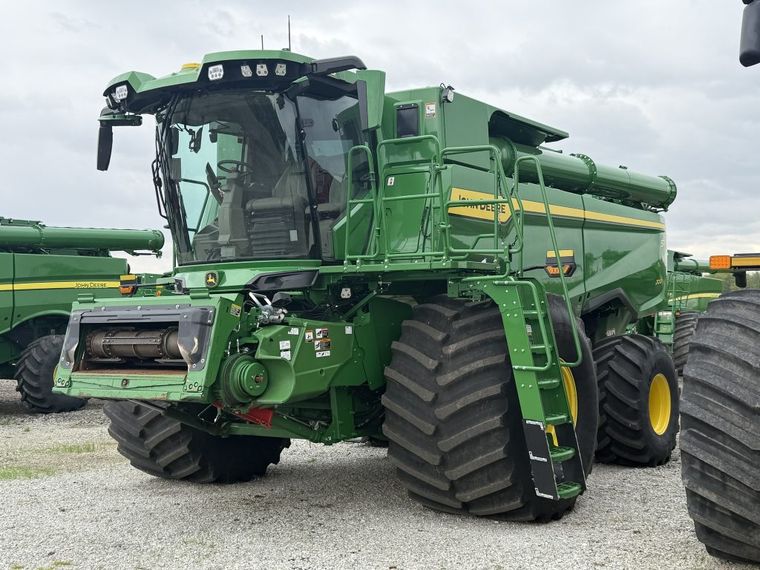 2025 John Deere S7 700