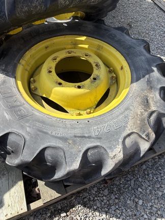 BKT 340/85R24