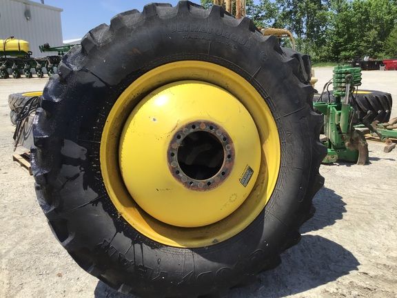 John Deere 20.8R-42 In Duals