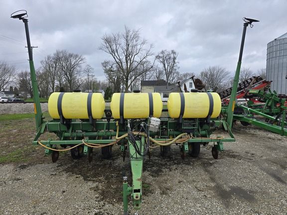 John Deere 7200