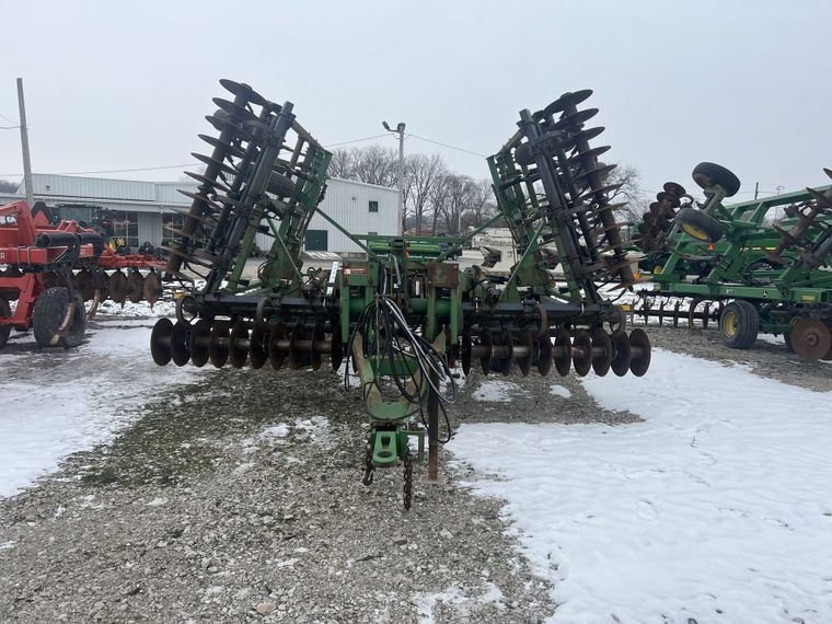 John Deere 726