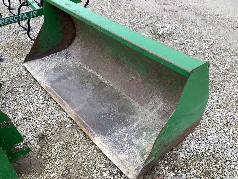John Deere 74” bucket - Global Carrier