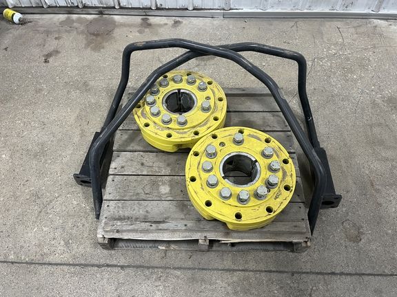 John Deere Hubs & front fender brackets off 8R 250