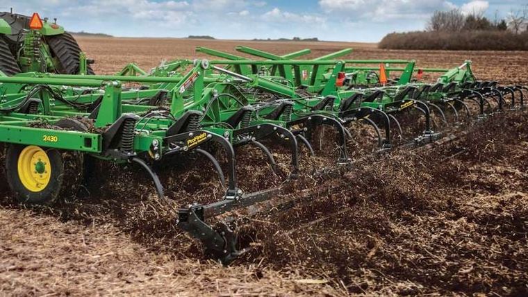 John Deere 2430