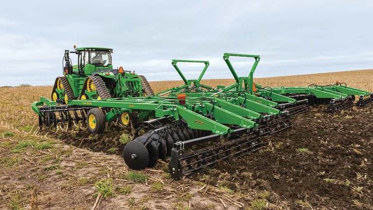 John Deere 2635