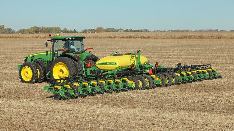 John Deere DR24